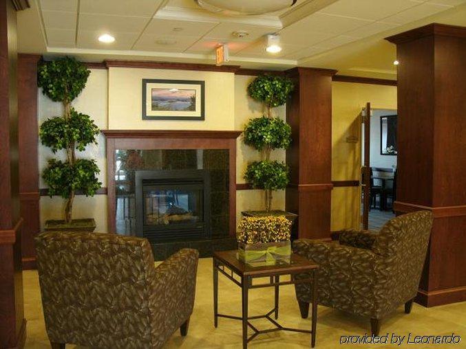 Holiday Inn Express Hotel & Suites Rochester, An Ihg Hotel Interior photo