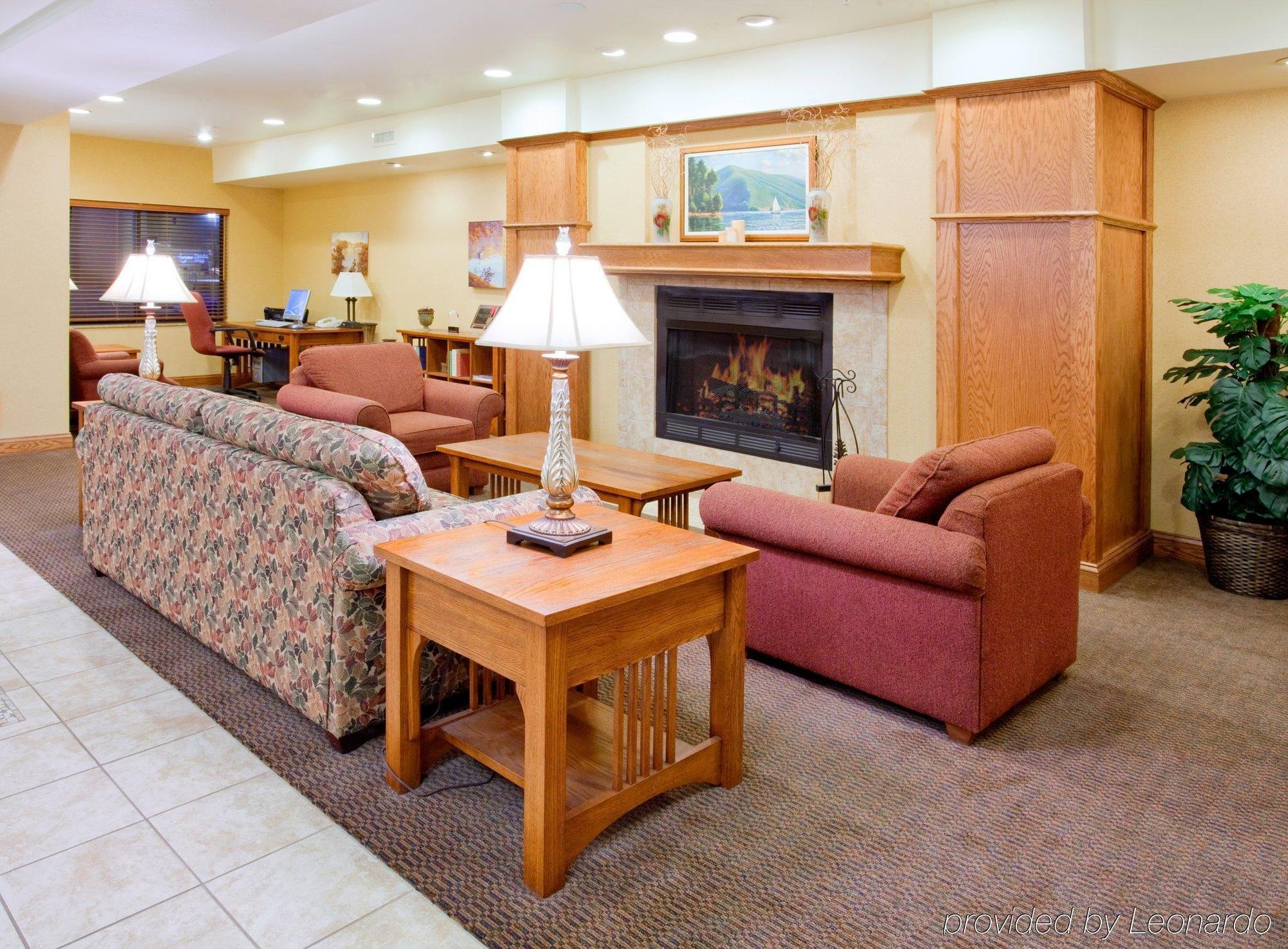 Holiday Inn Express & Suites Rocky Mount Smith Mountain Lake, An Ihg Hotel Interior photo