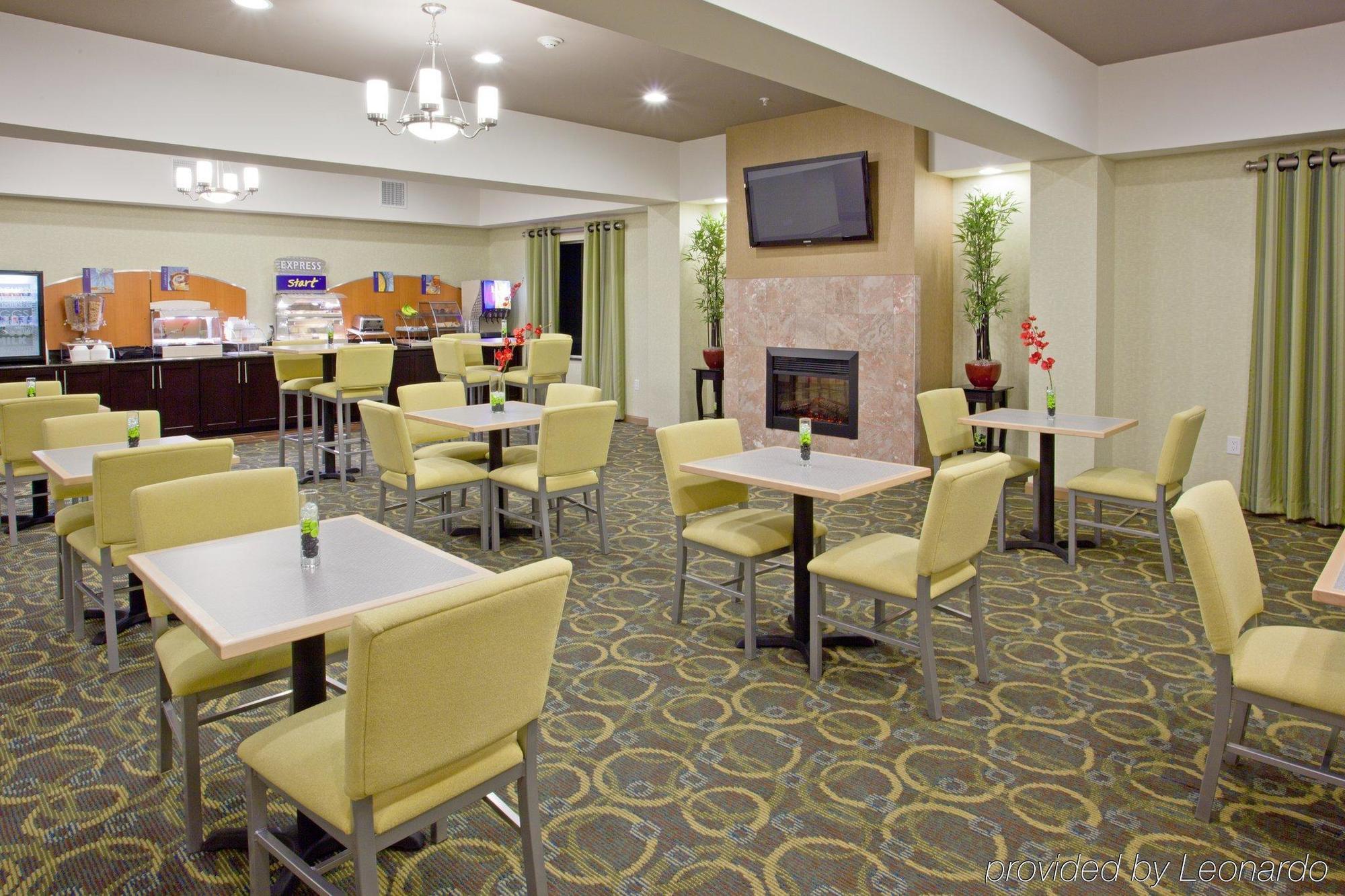 Holiday Inn Express Hotel & Suites Alvarado, An Ihg Hotel Restaurant photo