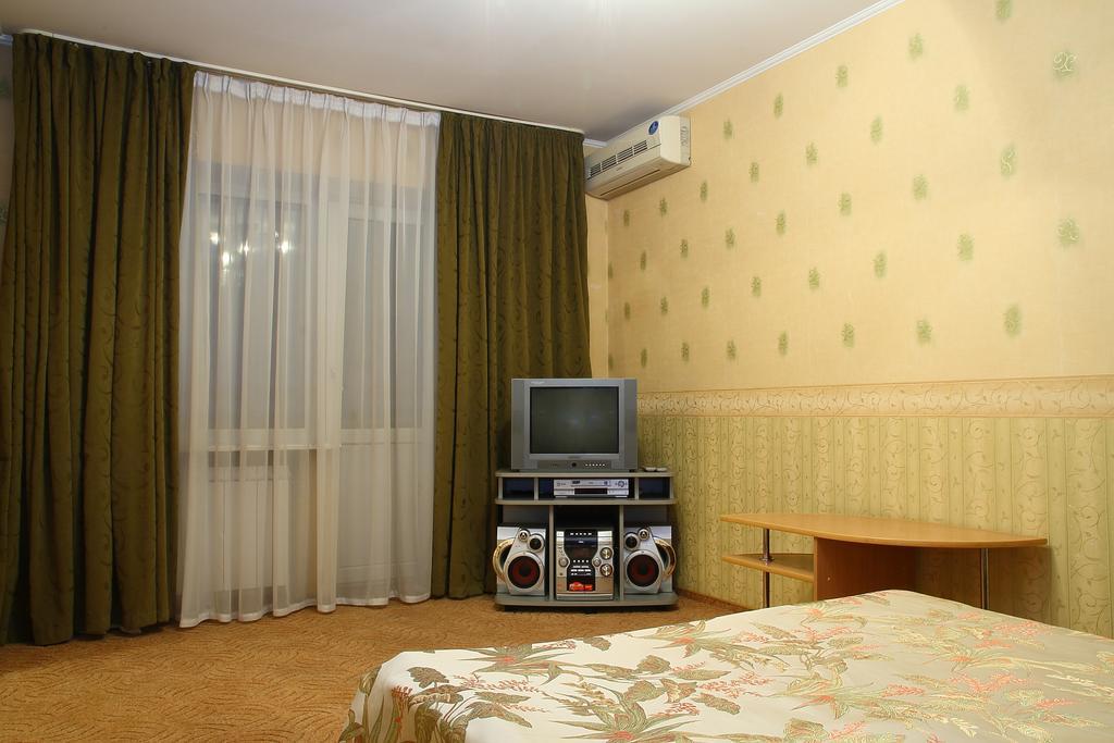 Ukrainian Hotel Service Apartments Kyiv Exterior photo