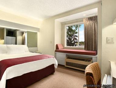 Quality Inn & Suites Watertown Fort Drum Calcium Room photo