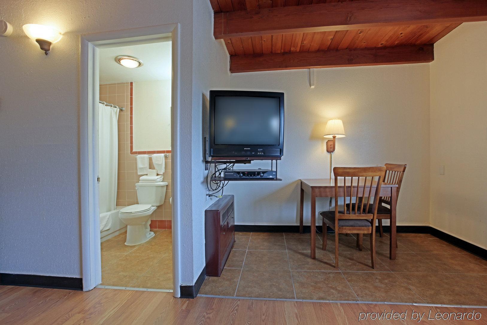 Americas Best Value Inn Fort Collins Room photo