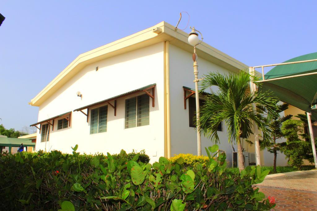 Hotel Loreto Cape Coast Exterior photo