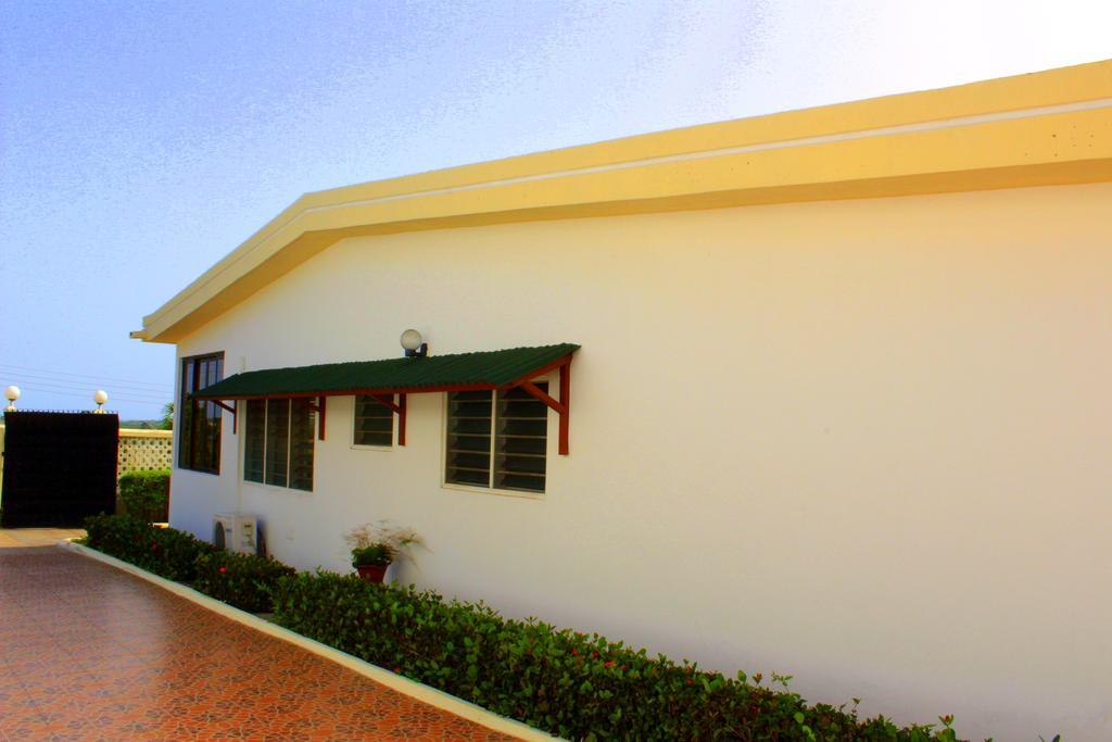 Hotel Loreto Cape Coast Exterior photo