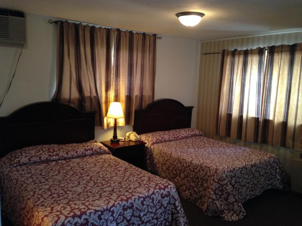 Ray Mar Motel Rochester Room photo