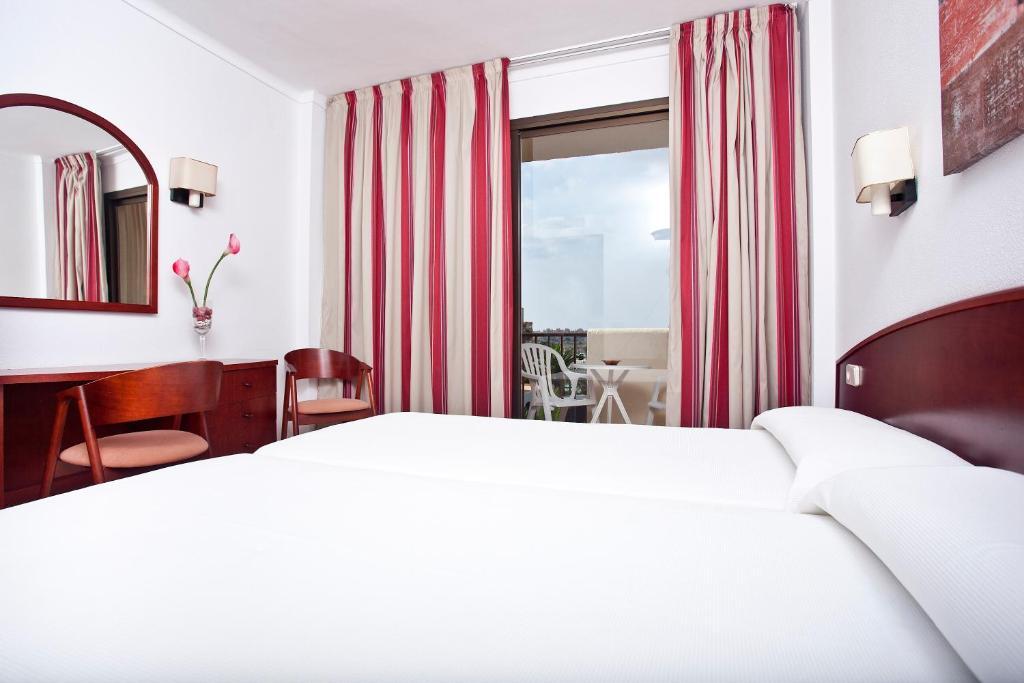 Hotel Santa Maria Playa Cala Millor  Room photo