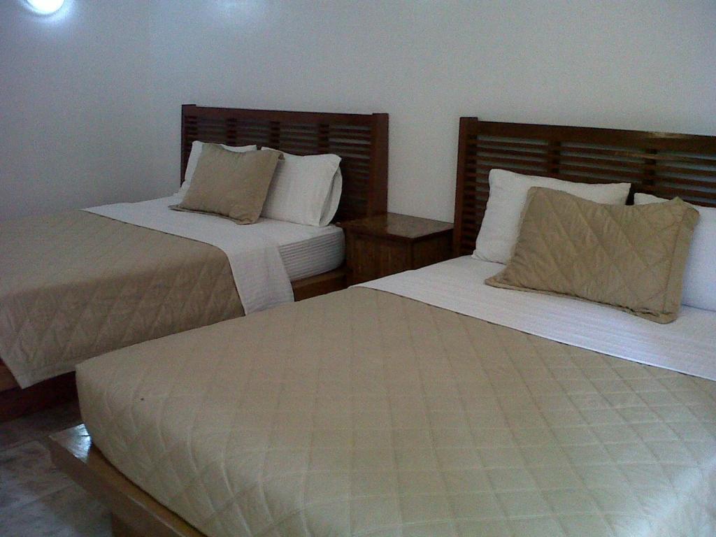 Beachcomber Resort Balabag  Room photo