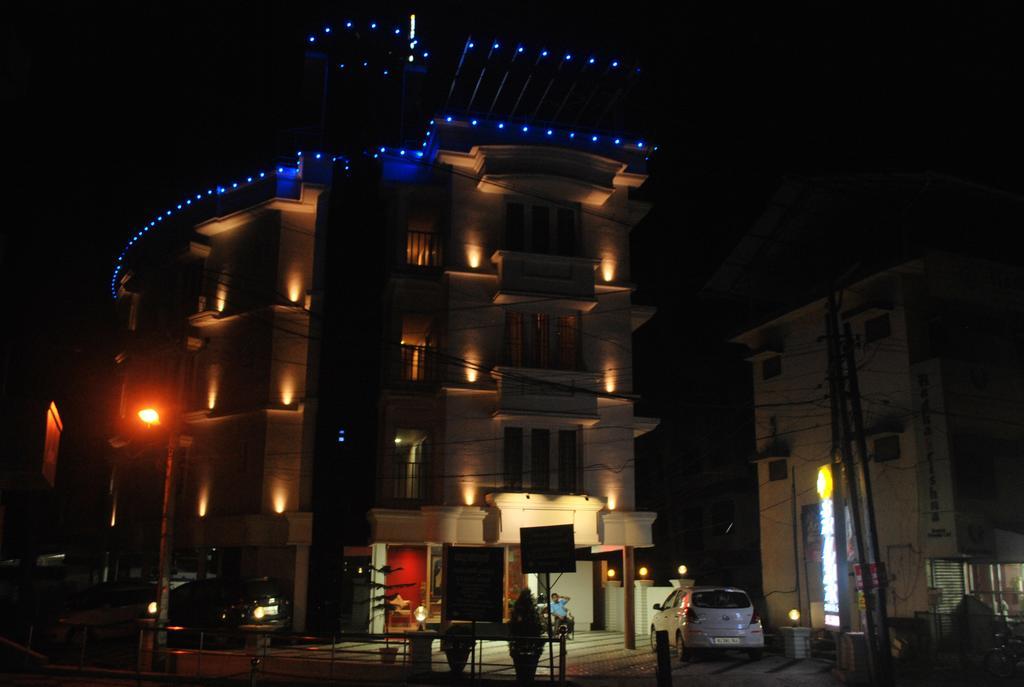Srivar Hotels Guruvayur Exterior photo