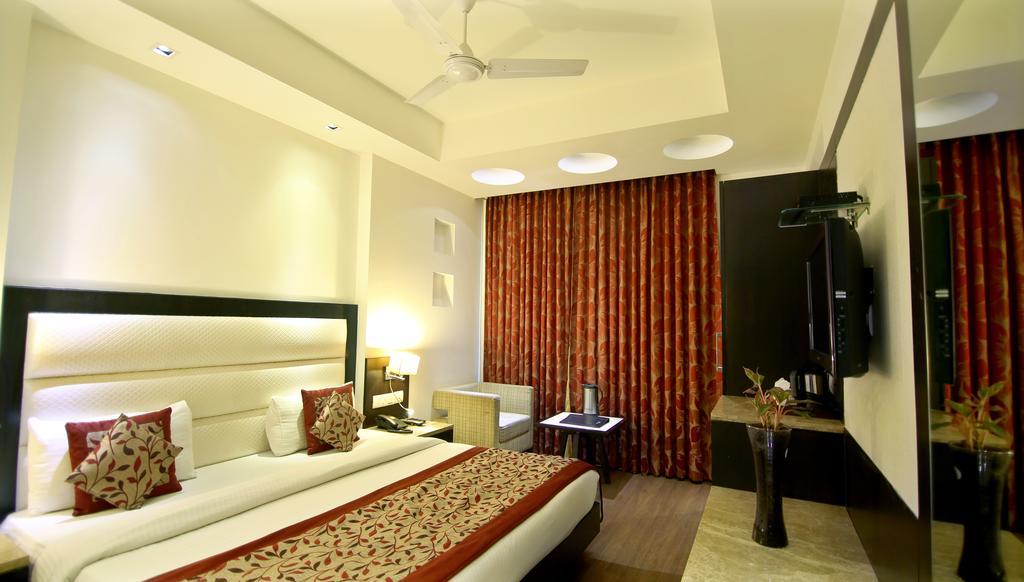 The Prime Balaji Deluxe @ New Delhi Railway Station Hotel Room photo