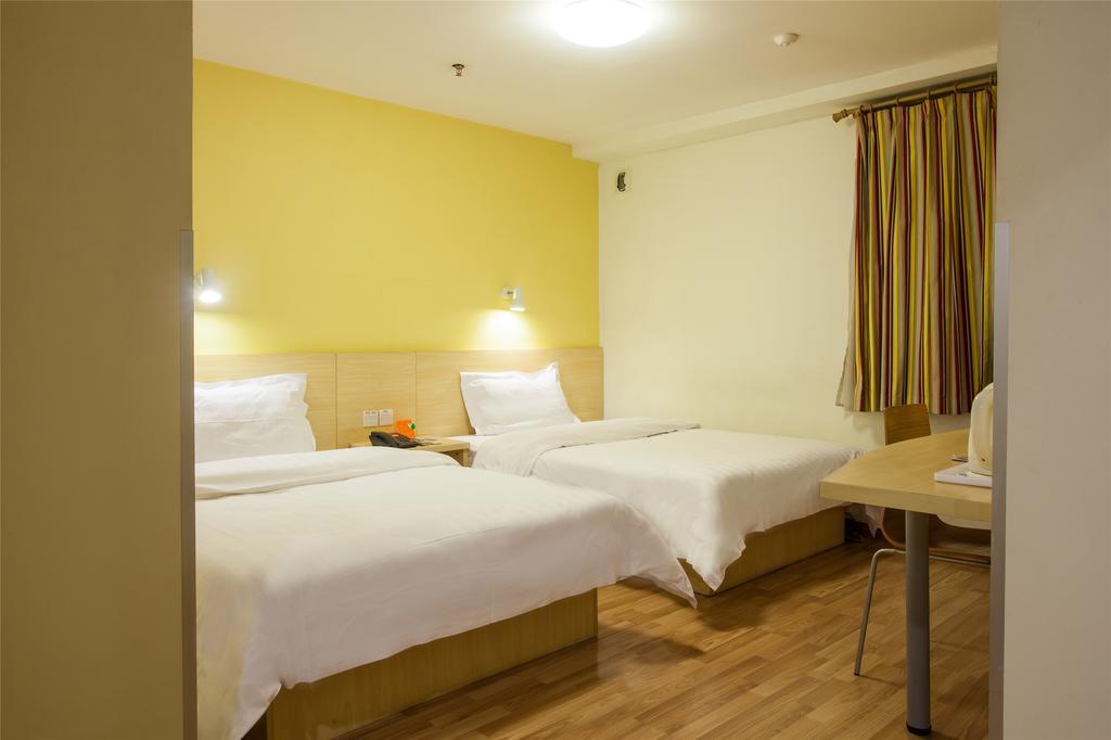 7Days Inn Lujiazui Pudong Avenue Shanghai Room photo