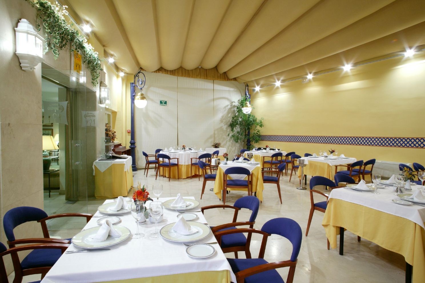 Senator Huelva Hotel Restaurant photo