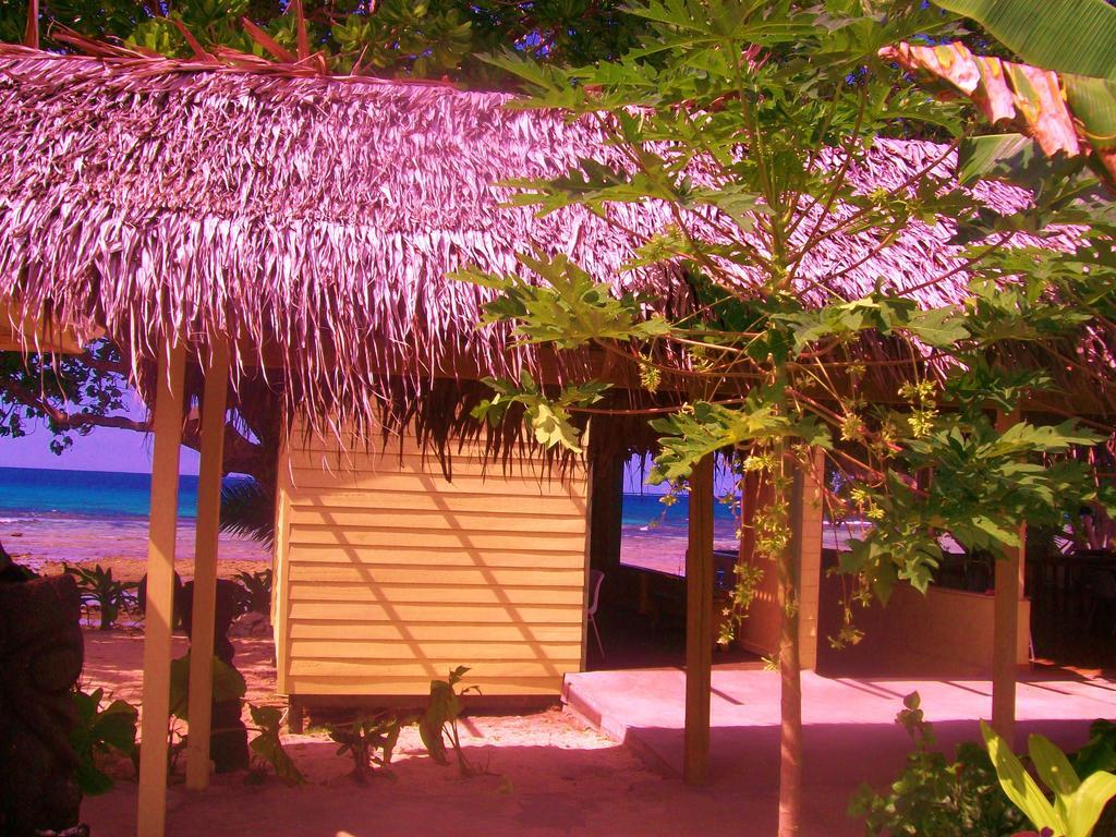Reef Resort Luganville Exterior photo