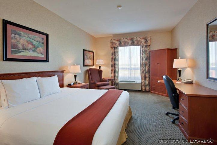 Holiday Inn Express Airdrie, An Ihg Hotel Room photo