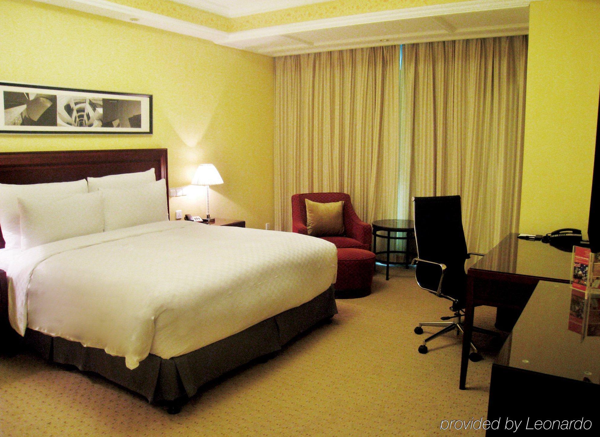 Parkline Century Park Hotel Shanghai Room photo