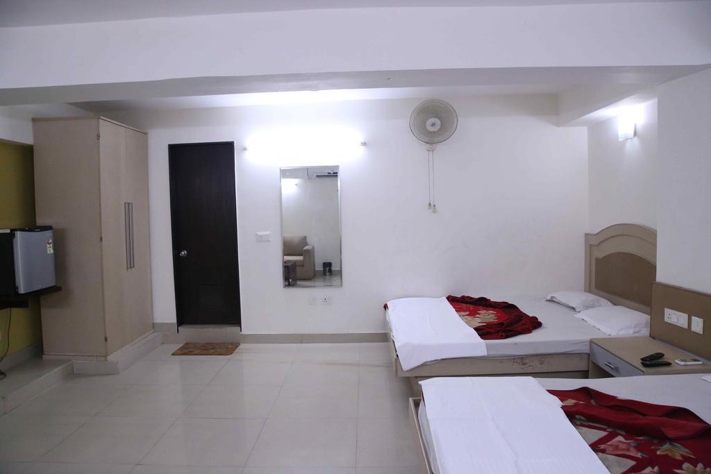 Hotel Durga International New Delhi Room photo