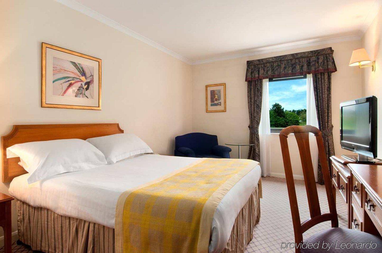 Delta Hotels By Marriott Milton Keynes Room photo