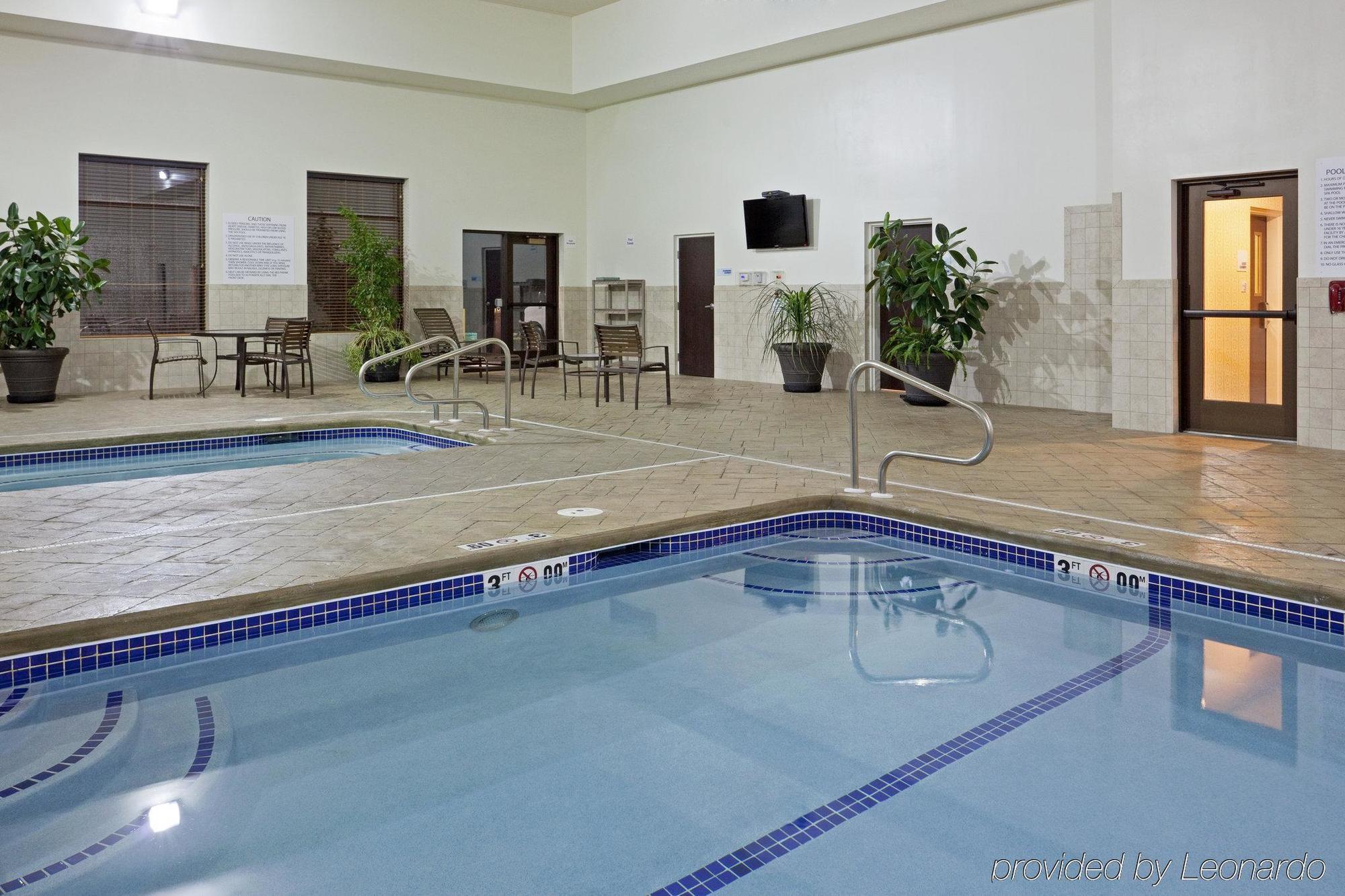 Holiday Inn Express & Suites Malone, An Ihg Hotel Facilities photo