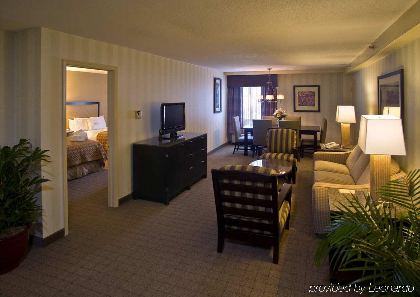 Doubletree By Hilton Hotel Wilmington Room photo