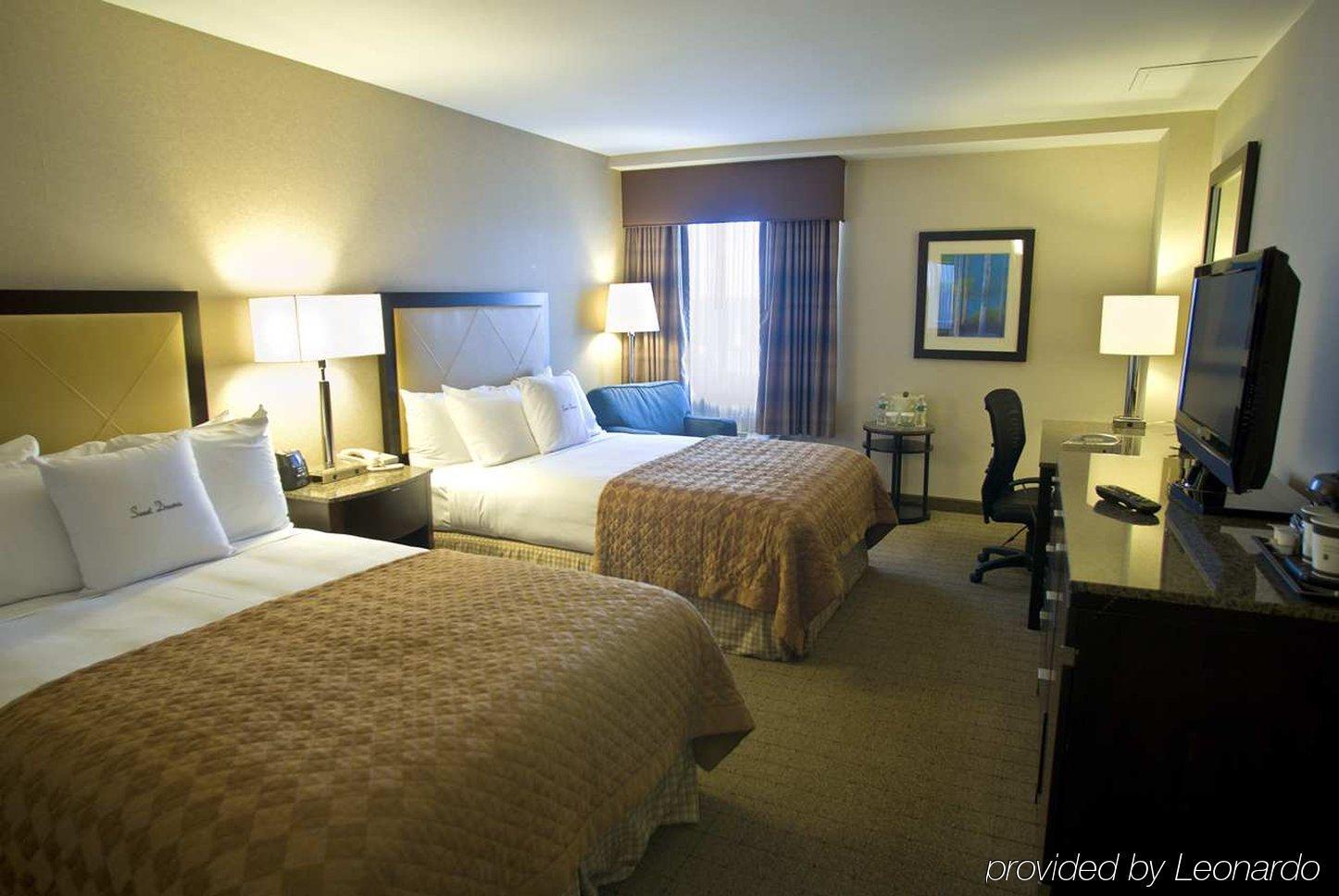 Doubletree By Hilton Hotel Wilmington Room photo