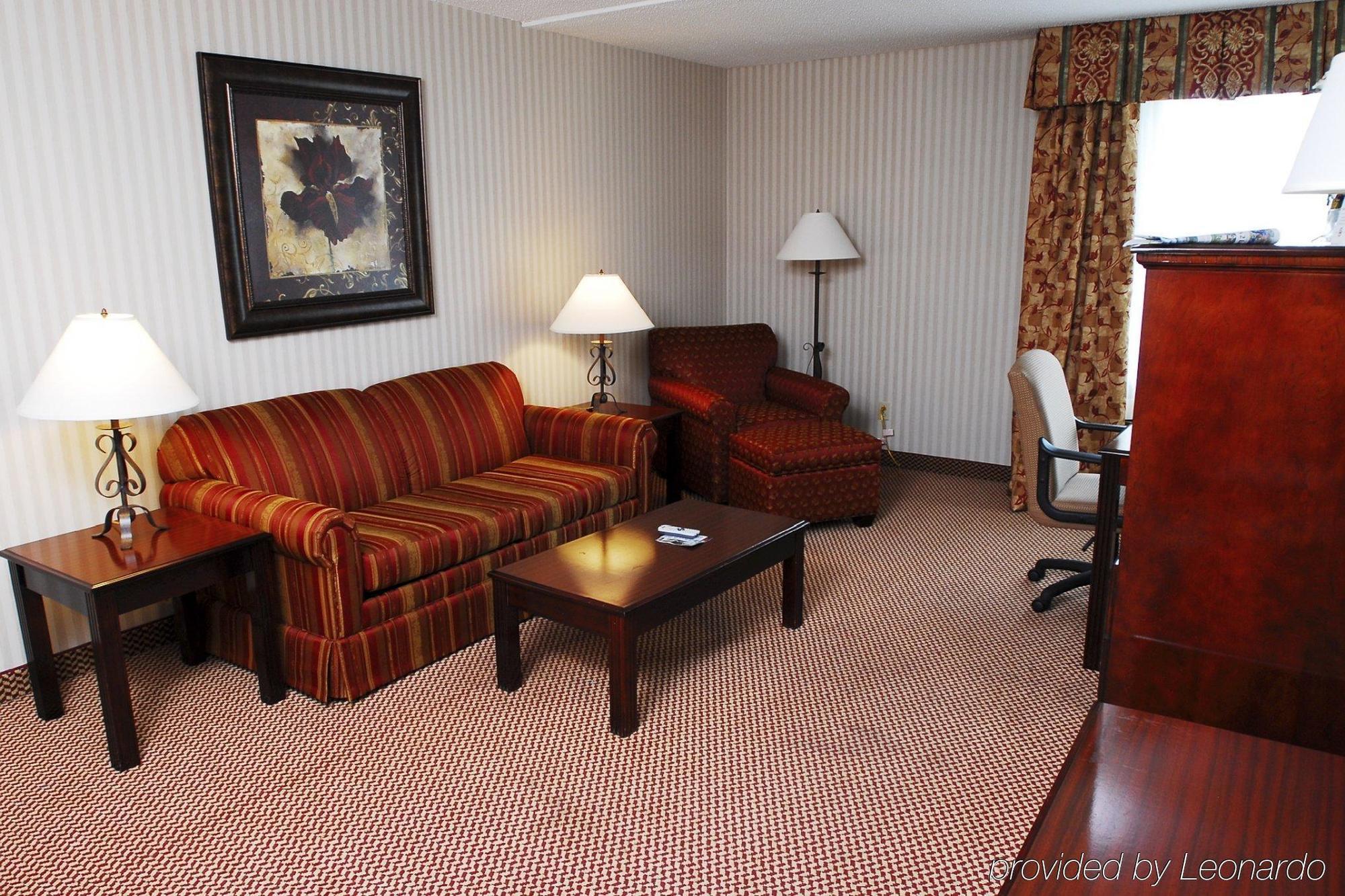 Holiday Inn Express Hotel & Suites Corinth Room photo
