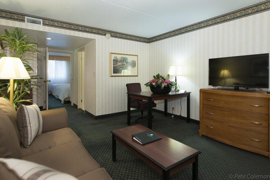 Embassy Suites By Hilton Cincinnati Northeast - Blue Ash Exterior photo