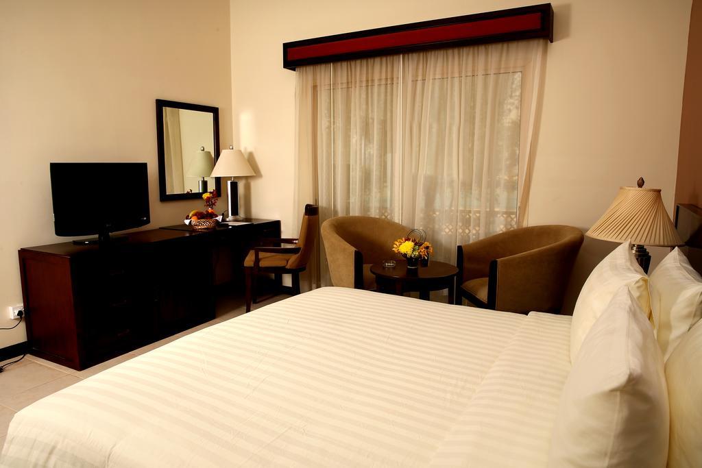 Best Western Hawar Resort Hotel Room photo