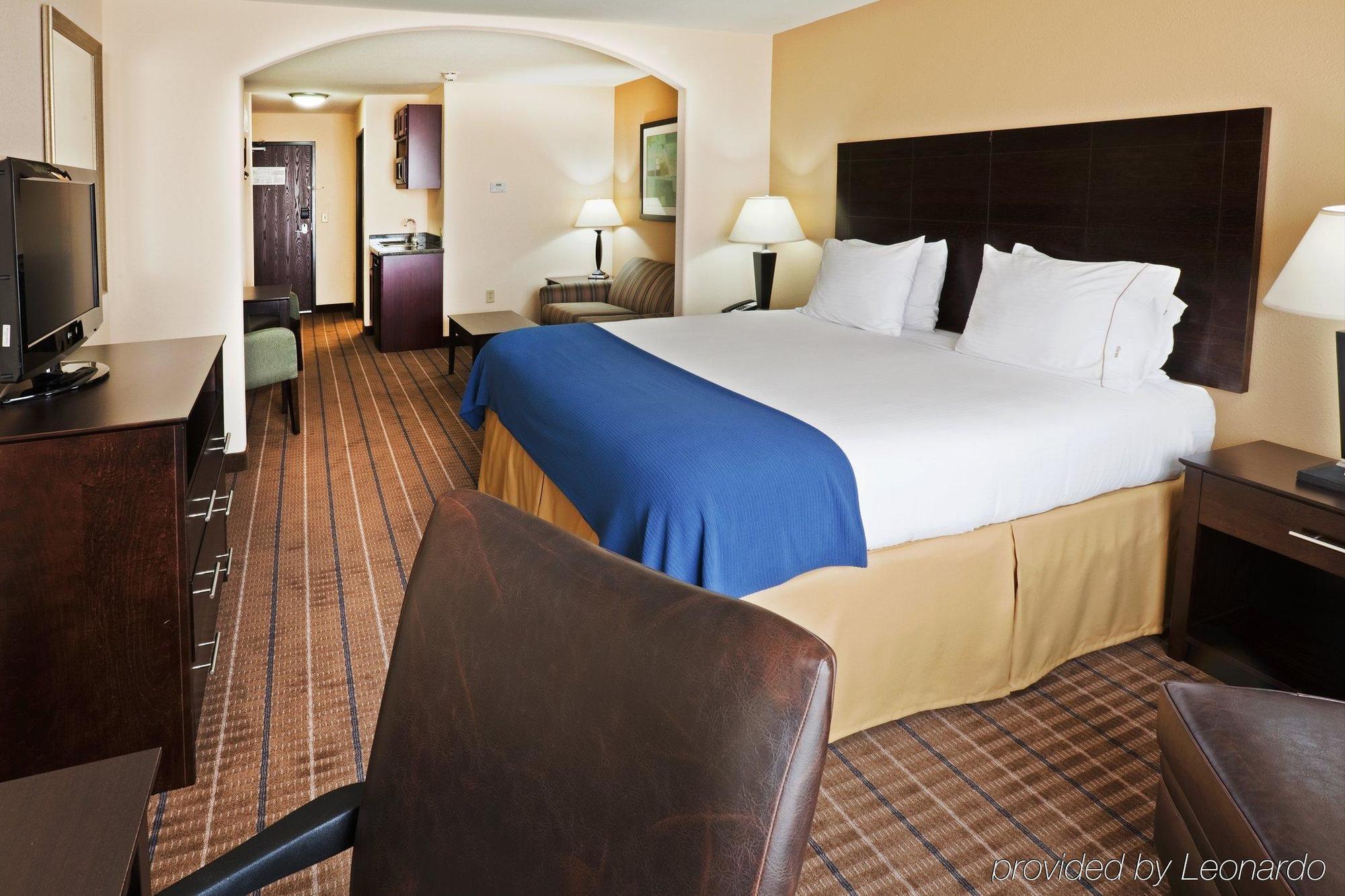 Holiday Inn Express And Suites Hotel - Pauls Valley, An Ihg Hotel Room photo