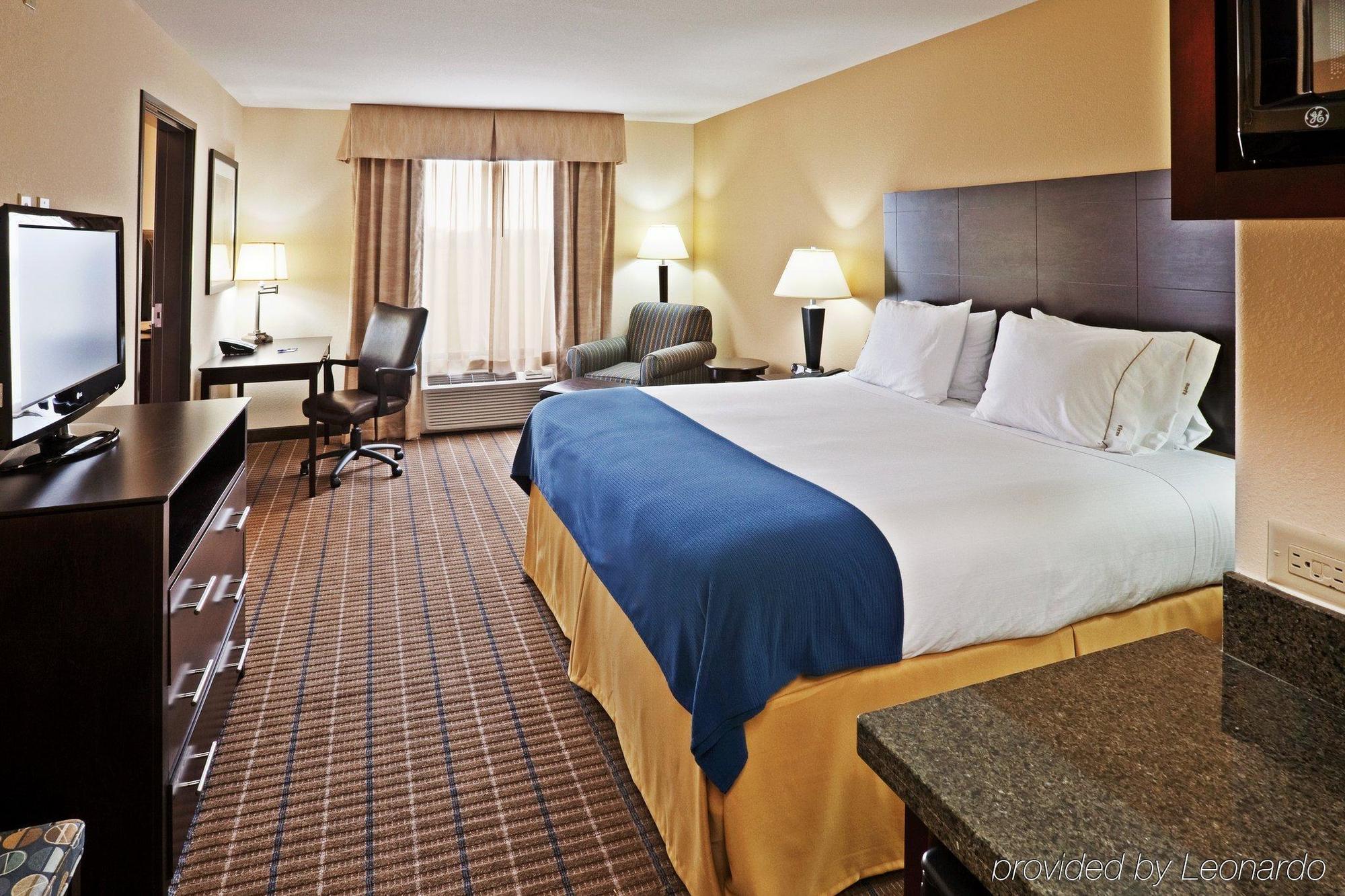 Holiday Inn Express And Suites Hotel - Pauls Valley, An Ihg Hotel Room photo