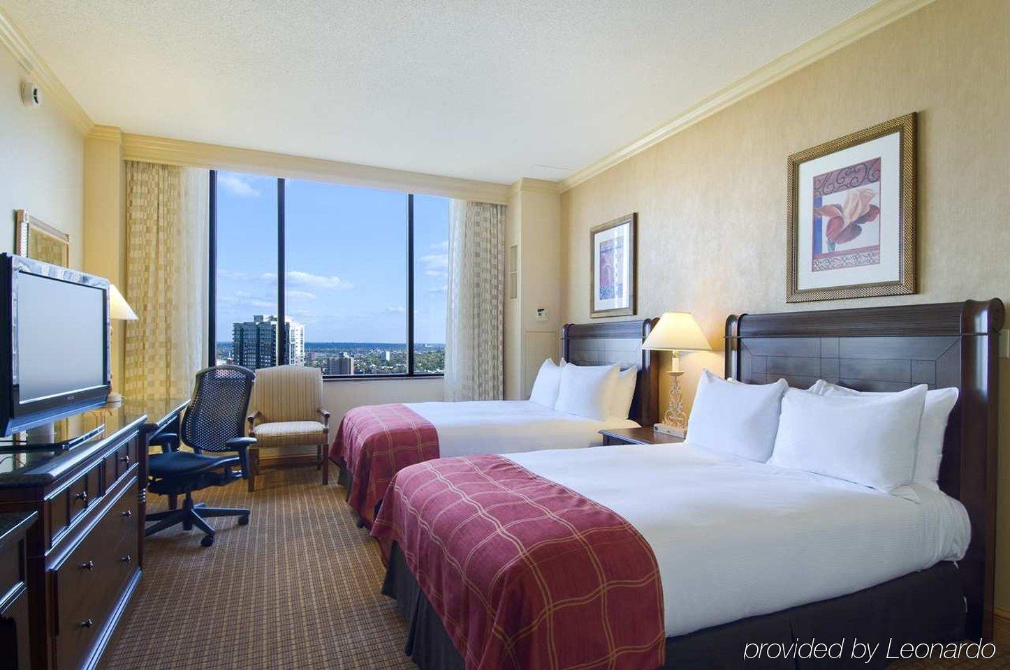 Hilton Minneapolis Room photo