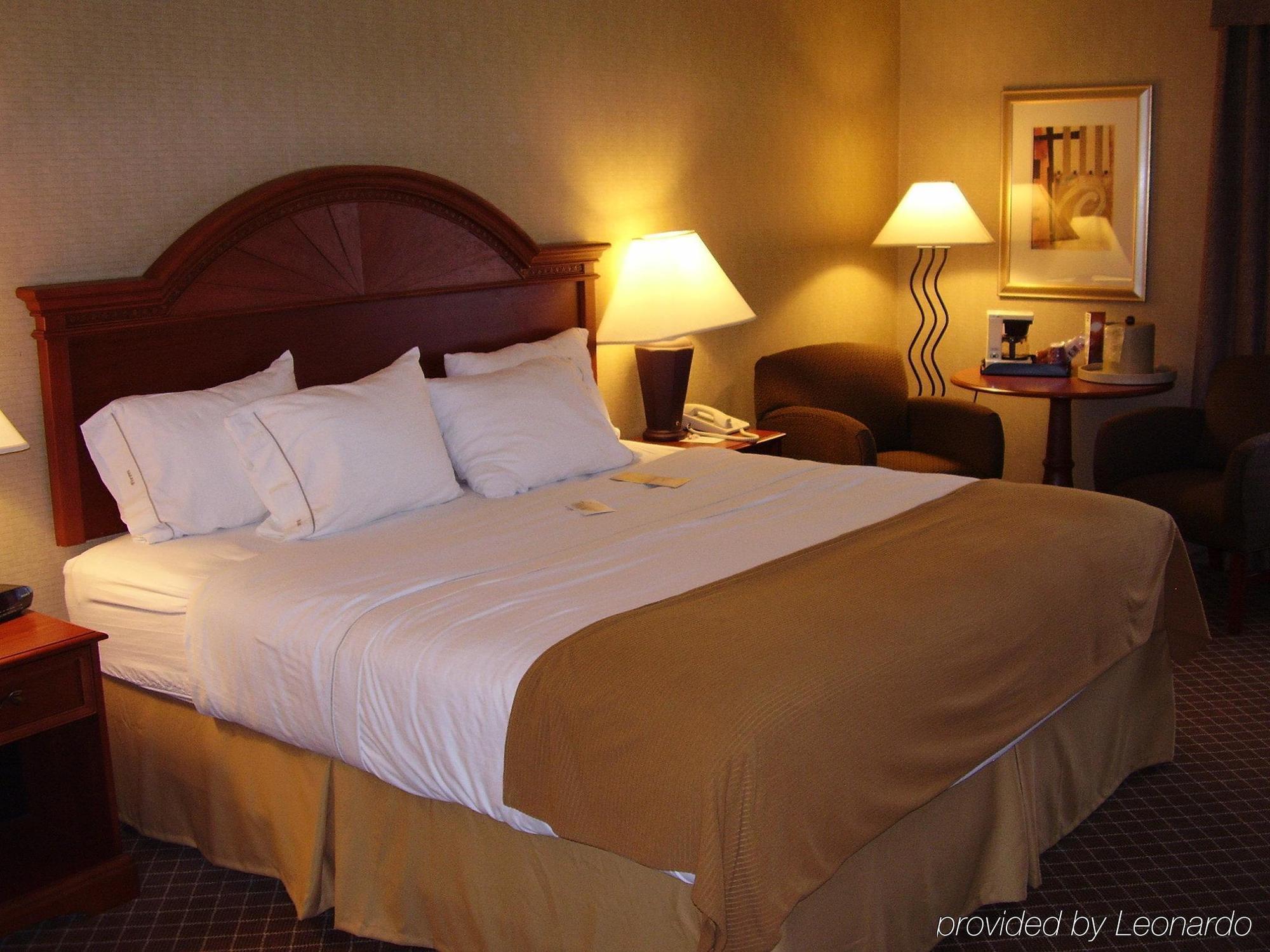 Holiday Inn Express Cedar Rapids - Collins Road, An Ihg Hotel Room photo