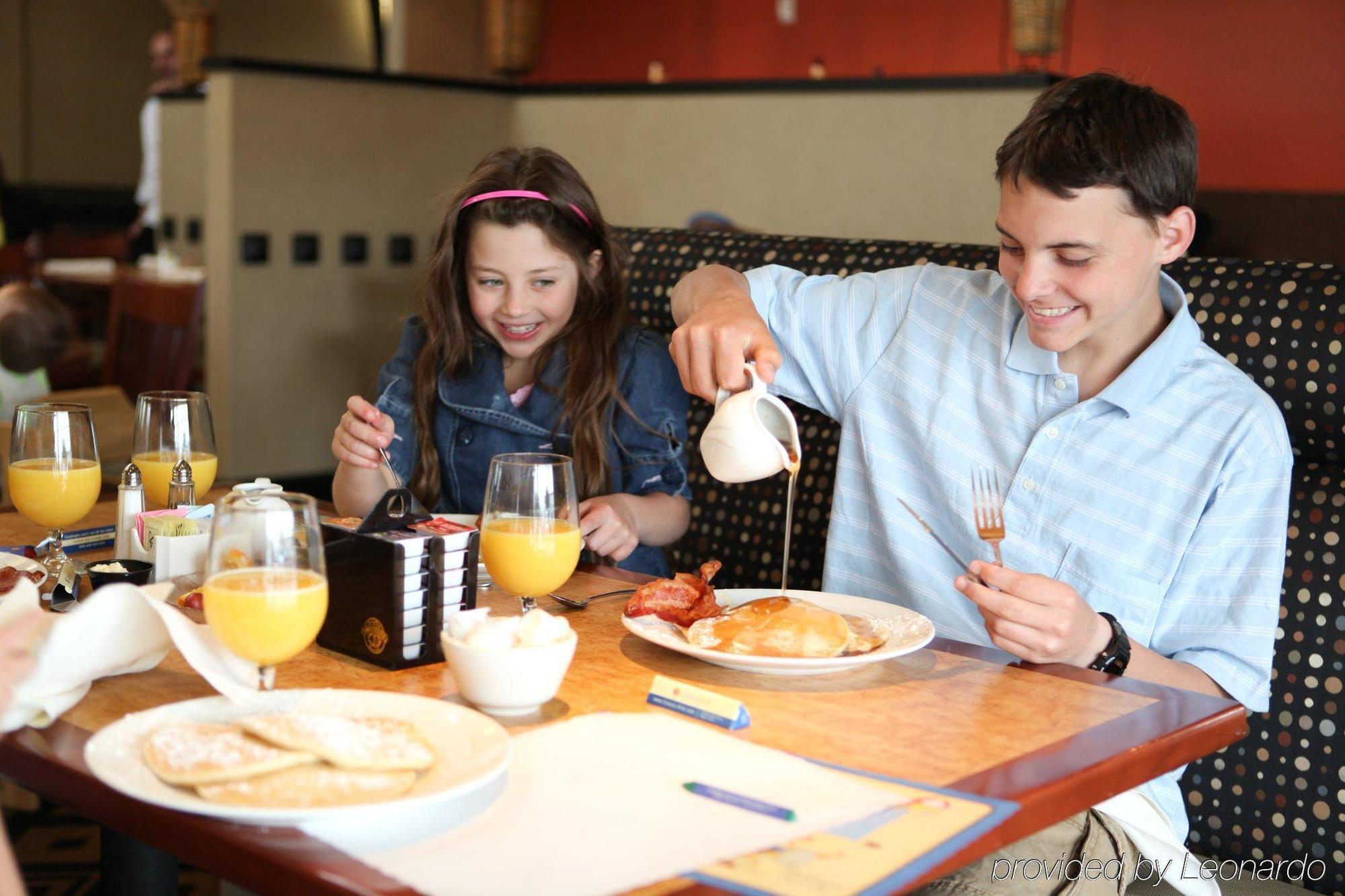 Holiday Inn Grand Rapids-Airport, An Ihg Hotel Restaurant photo