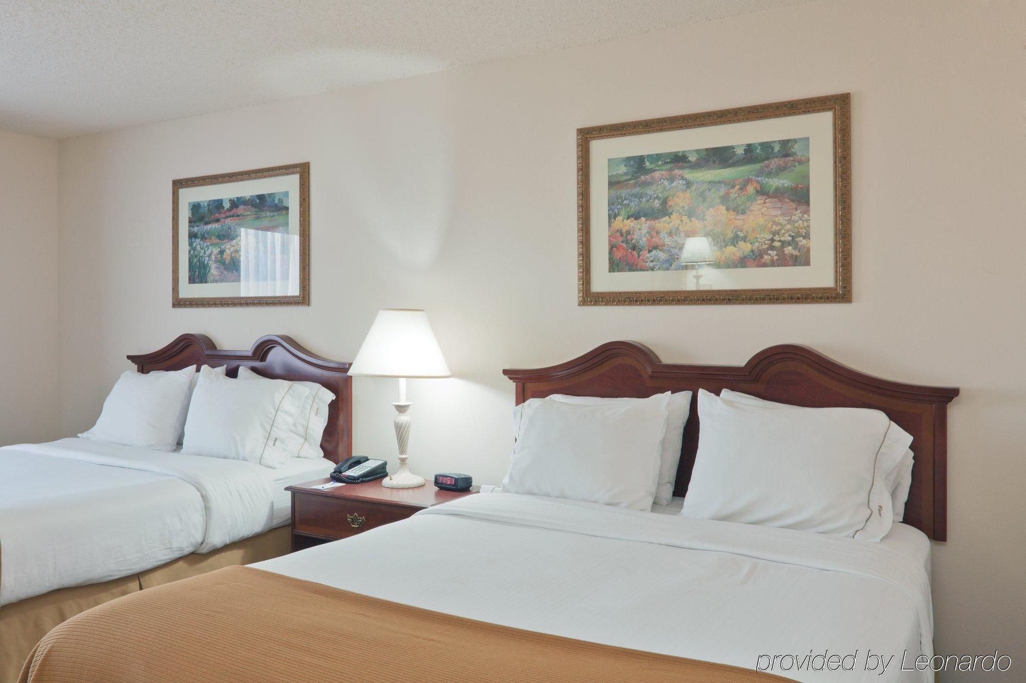 Holiday Inn Express Bloomington North-Martinsville Room photo