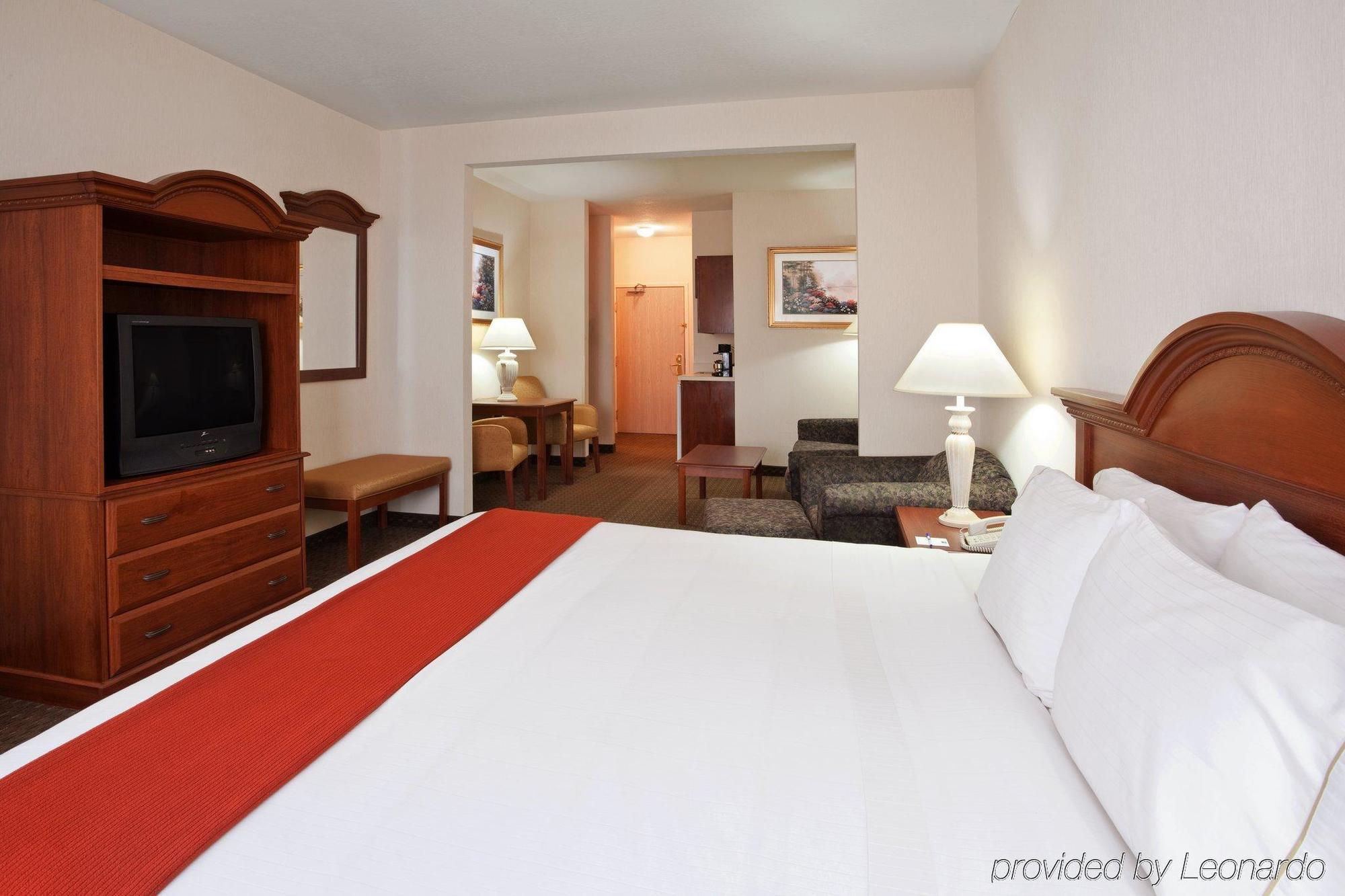 Holiday Inn Express Hotel & Suites Marion, An Ihg Hotel Room photo