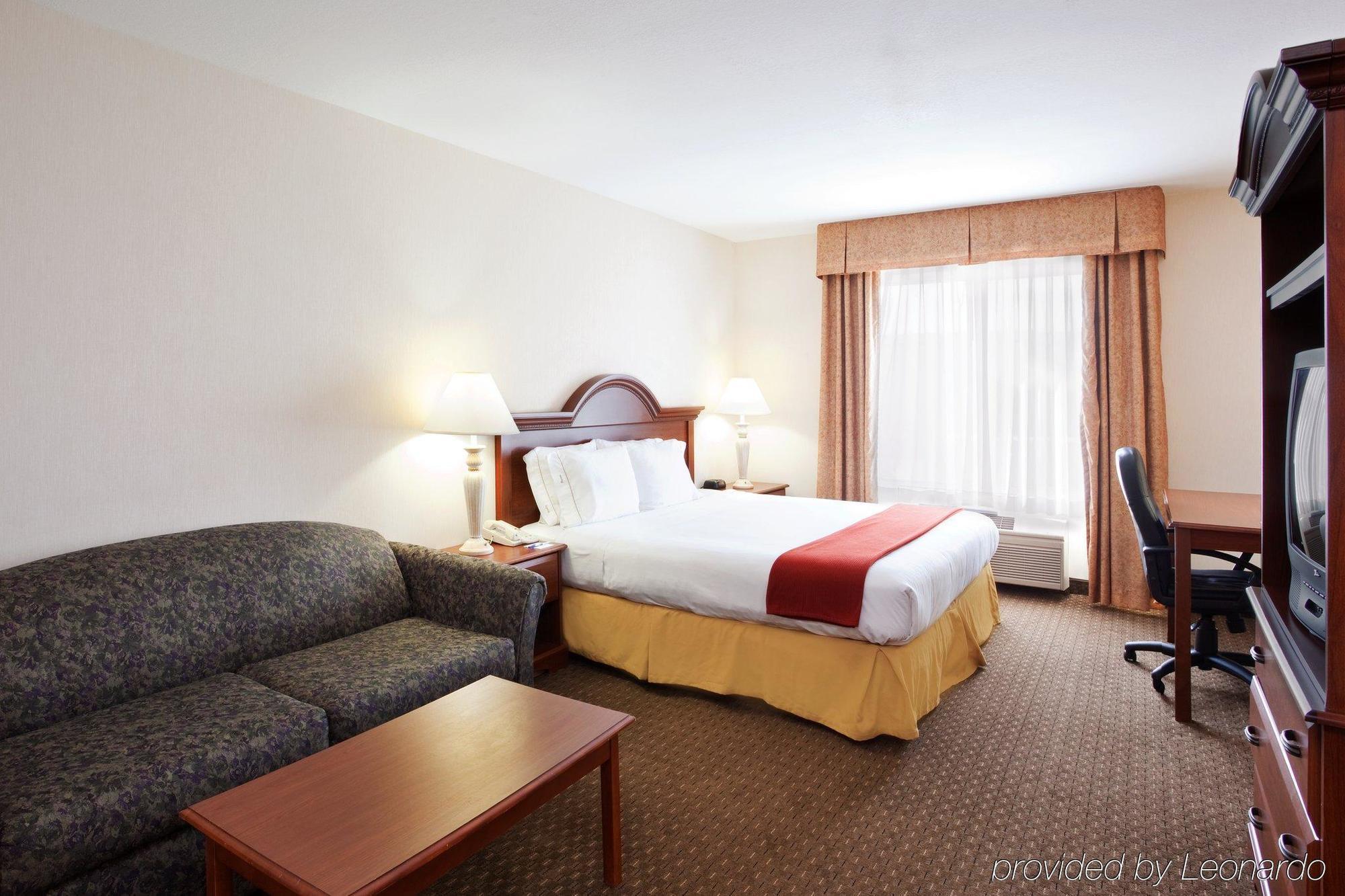 Holiday Inn Express Hotel & Suites Marion, An Ihg Hotel Room photo