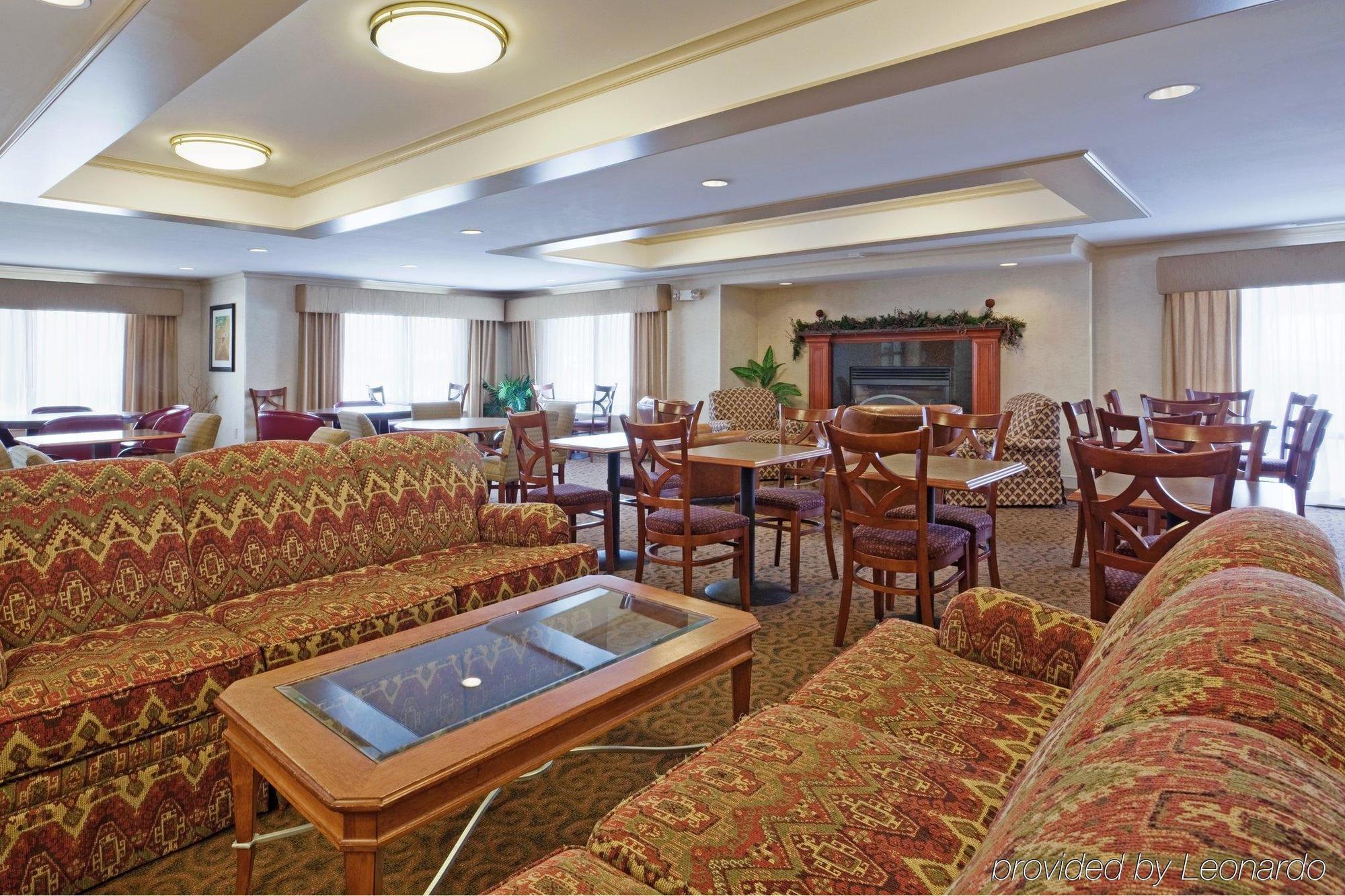 Holiday Inn Express Hotel & Suites Auburn, An Ihg Hotel Interior photo