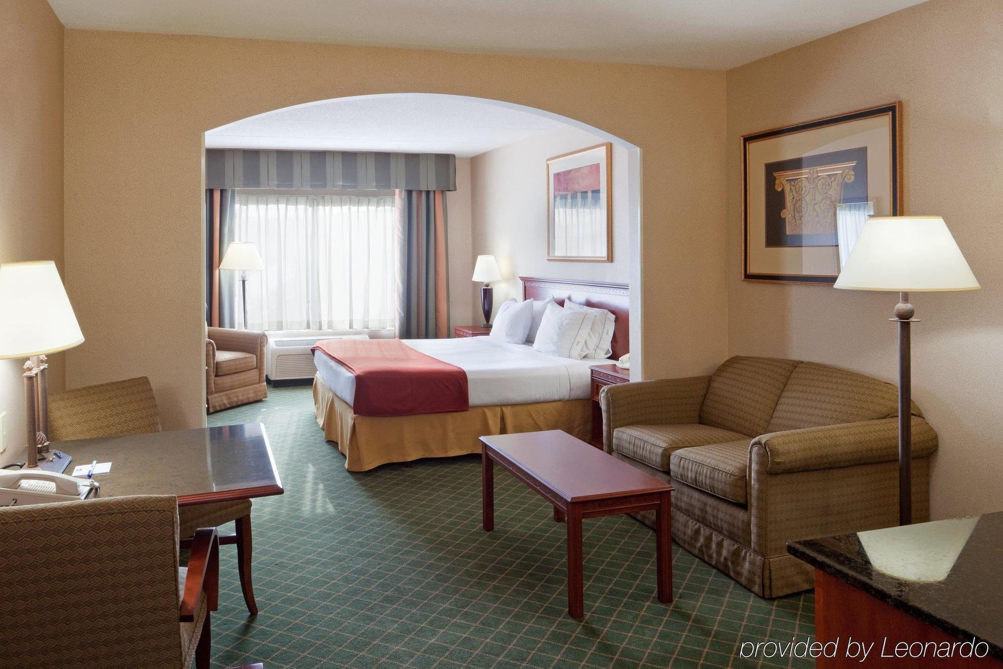 Holiday Inn Express Hotel & Suites Auburn, An Ihg Hotel Room photo
