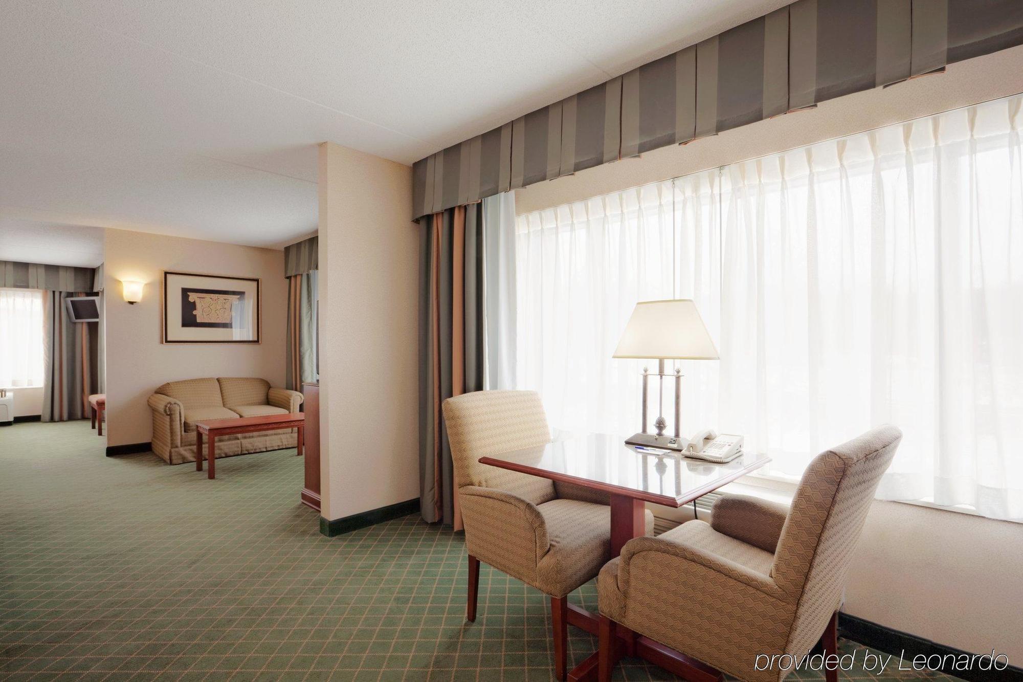 Holiday Inn Express Hotel & Suites Auburn, An Ihg Hotel Room photo