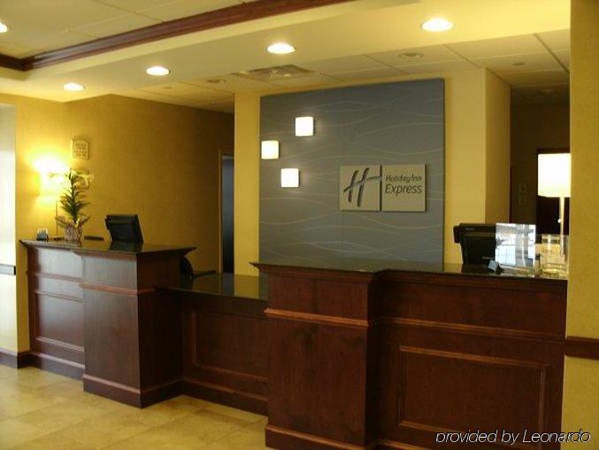 Holiday Inn Express Hotel & Suites Rochester, An Ihg Hotel Interior photo