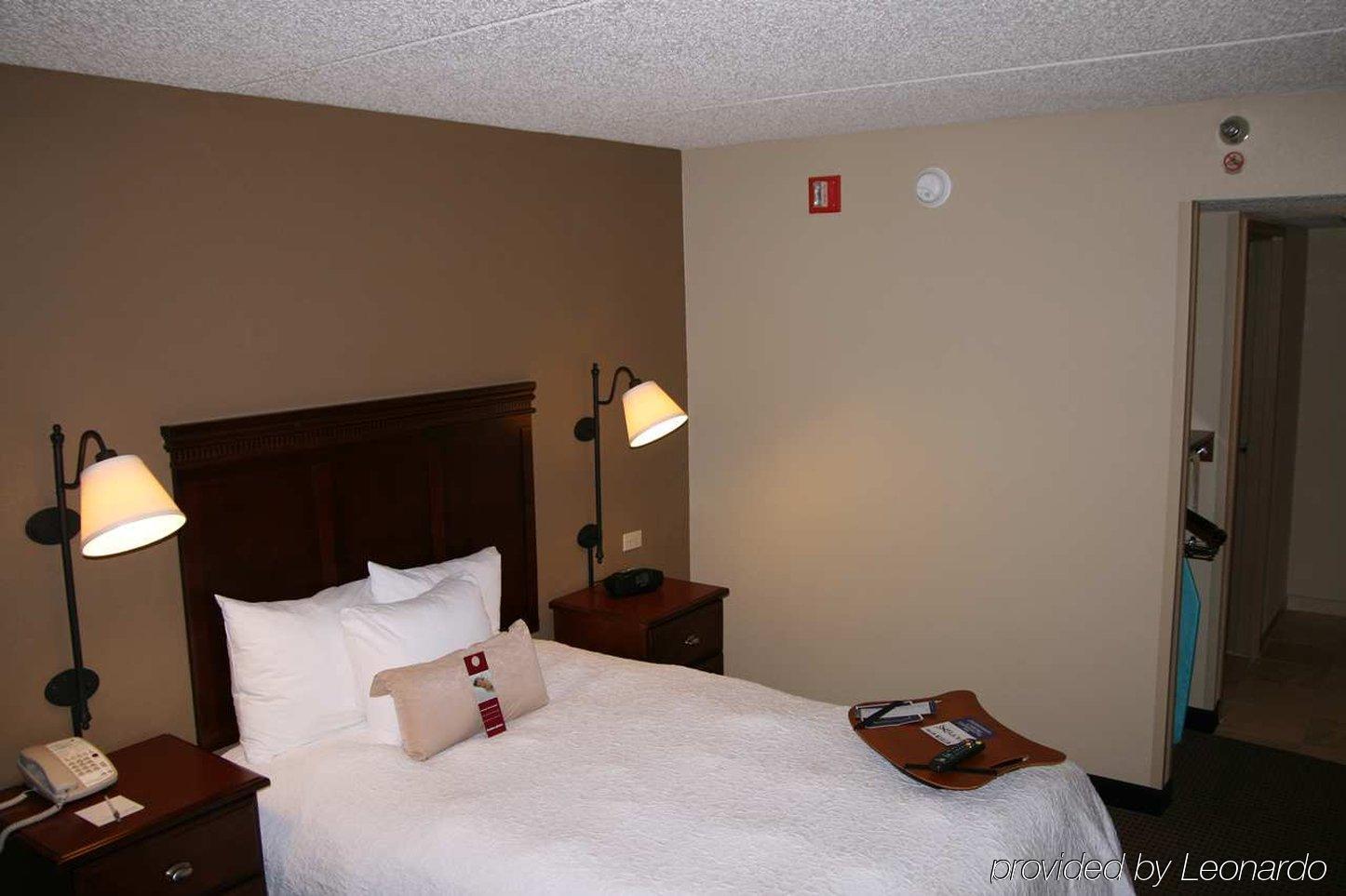 Hampton Inn Minneapolis/Eagan Room photo