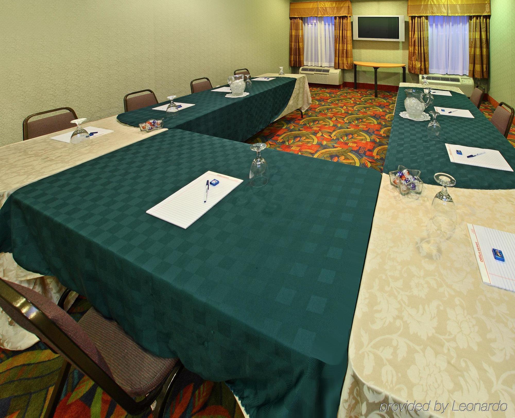 Holiday Inn Express Hotel & Suites North Little Rock, An Ihg Hotel Facilities photo