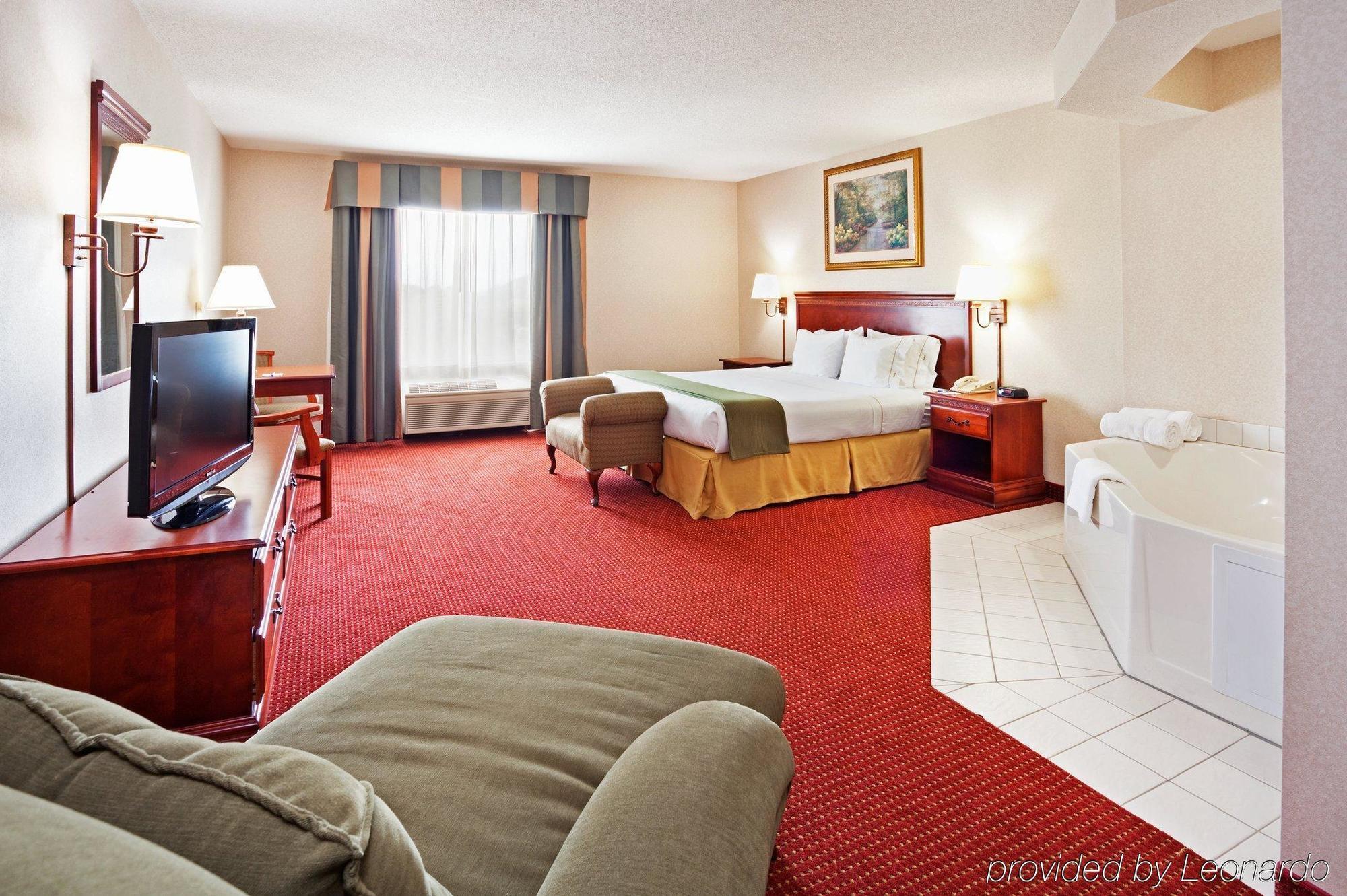 Holiday Inn Express & Suites Murphy, An Ihg Hotel Room photo