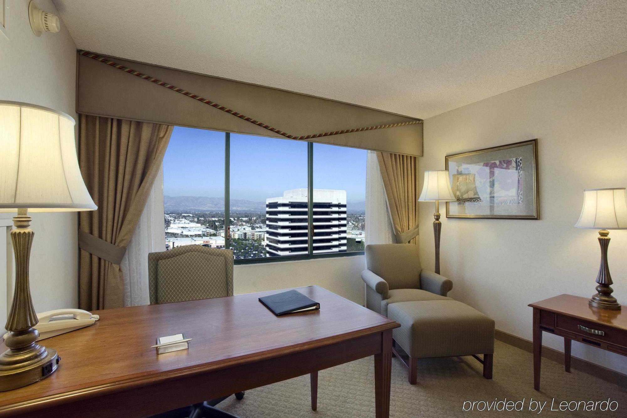 Hilton Woodland Hills/ Los Angeles Room photo