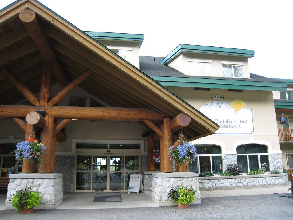 Coast Hillcrest Hotel Revelstoke Exterior photo