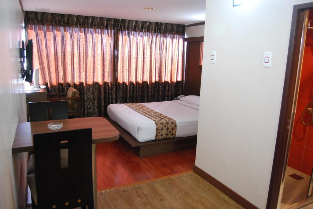 Dg Grami Hotel Manila Room photo