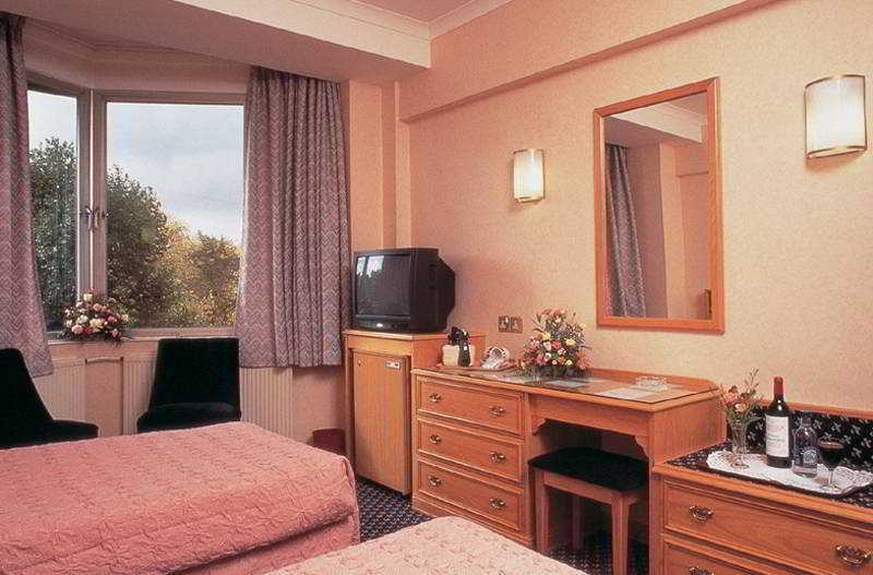 Imperial Hotel London Room photo