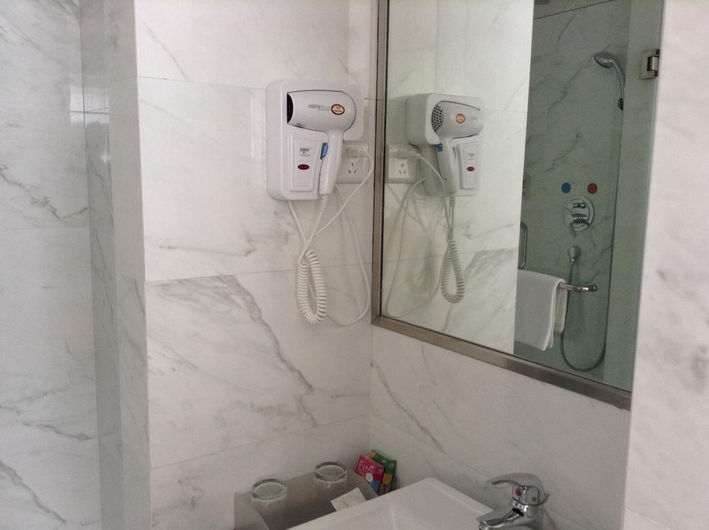 Jinghu Boutique Hotel Shenzhen Room photo