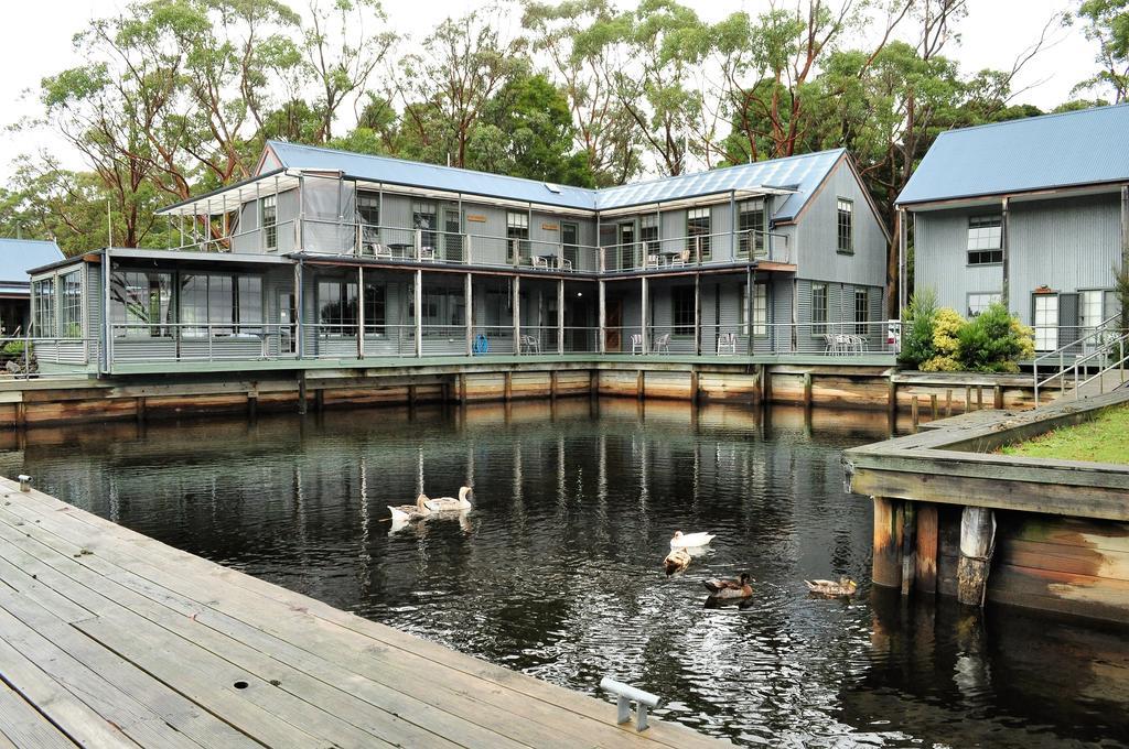 Risby Cove Motel Strahan Exterior photo