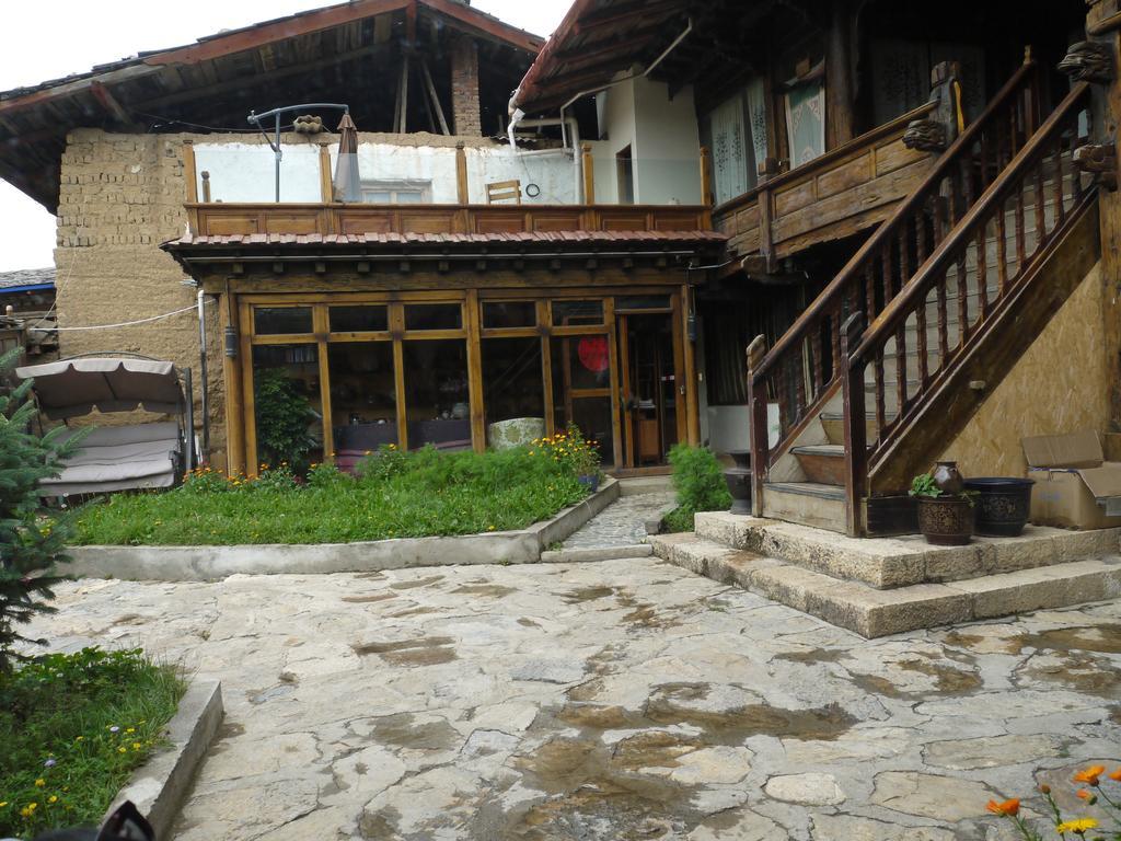 Barley Villa Guesthouse Shangri-La Exterior photo