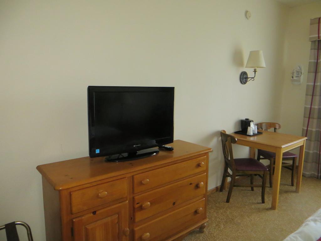 Baymont By Wyndham Waunakee Room photo