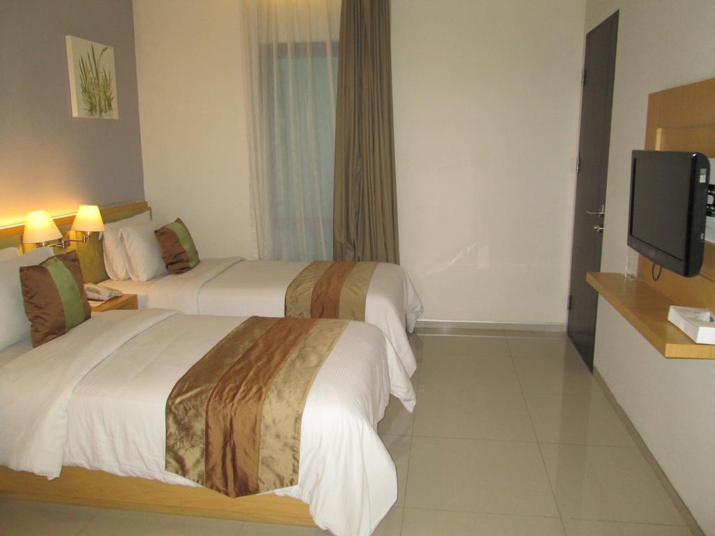 Hotel Anggrek Gandasari Bandung Room photo